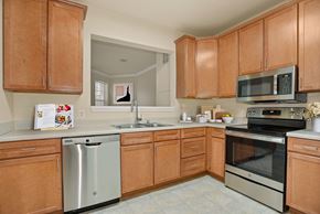 Gainesville apartment for rent - Spacious Kitchen at The Marque Apartments in Gainesville, VA